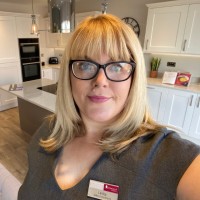 Lesley Bidwell