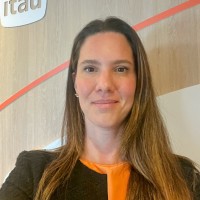 Ariane Voltarelli