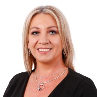 Lisa Hogan