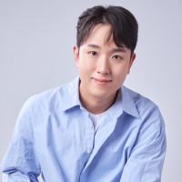 Sangbum Lee