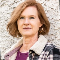 Lynanne Bates