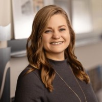 Cally Niess, Aia