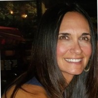 Linda Farrell