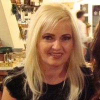 Bucșă Daniela
