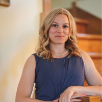 Angela Stoehr
