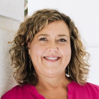 Lauri Holton Currier