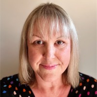 Dr Caroline Knight