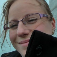 Em Ilett