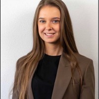 Laura Van Toren