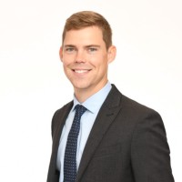 Powell Hinson, Pe