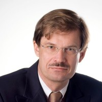 Dr. Michael Englert
