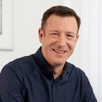 Dr. Martin König