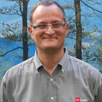 Néstor G. Barrera