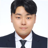 김용일