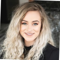 Jenna Mays, Cam