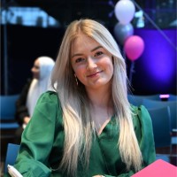 Nomi Van Roessel