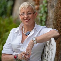 Sue Anne O'Donnell The Celebrant By Your Side.  Wedding Solemniser