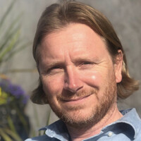 Karl Davies