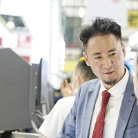 Alex Qinglin Zhang