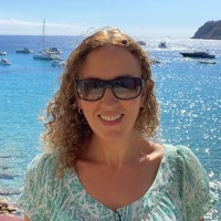 Alexandra Julia Smith