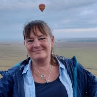 Lesley Knight