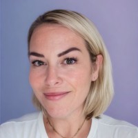 Holly Oakes