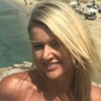 Karen Coombes 🌹🌹🌹