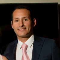 Robert Crisóstomo M.