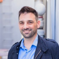 CLAUDIO BORRELLI ☂️ Tres décadas de experiencia en SEGUROS