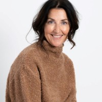 Lisa Devine
