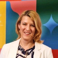 Ramona Angelescu Naqvi