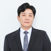 Dongcheol Lee