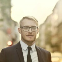 Andrew Peters
