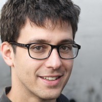 Денис Декальчук