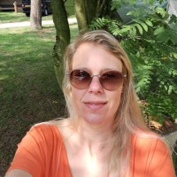 Anita Helmhout