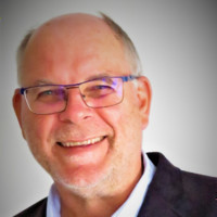 Dr Willie Visser