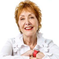 Dr Lise Lewis