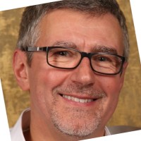 Dr. Stefan Heuß