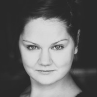 Lauren Oakes