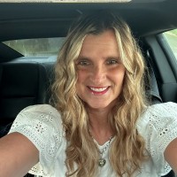 Stephanie Box