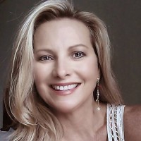 Suzanne Willis