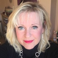 Nicki Holt