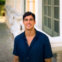 Stéfano Neves Louro