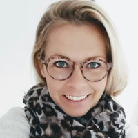Dr. Theresa Entringer