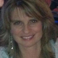 Cindy Dowis, Cmom