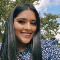 Lesly E.