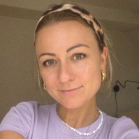 Stefanie F.