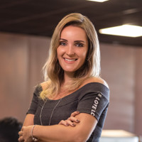 Desirée Lopes Flores