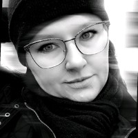 Chandelle Naude