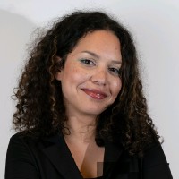 Lindsay D.